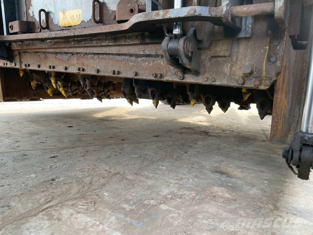 Wirtgen W 210 Asfalta dzesēšanas iekārtas