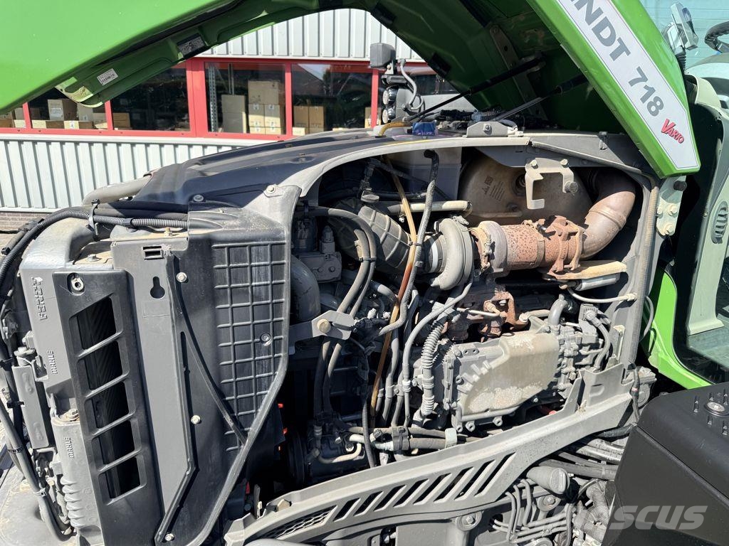 Fendt 718 Vario S4 PowerPlus Tractores