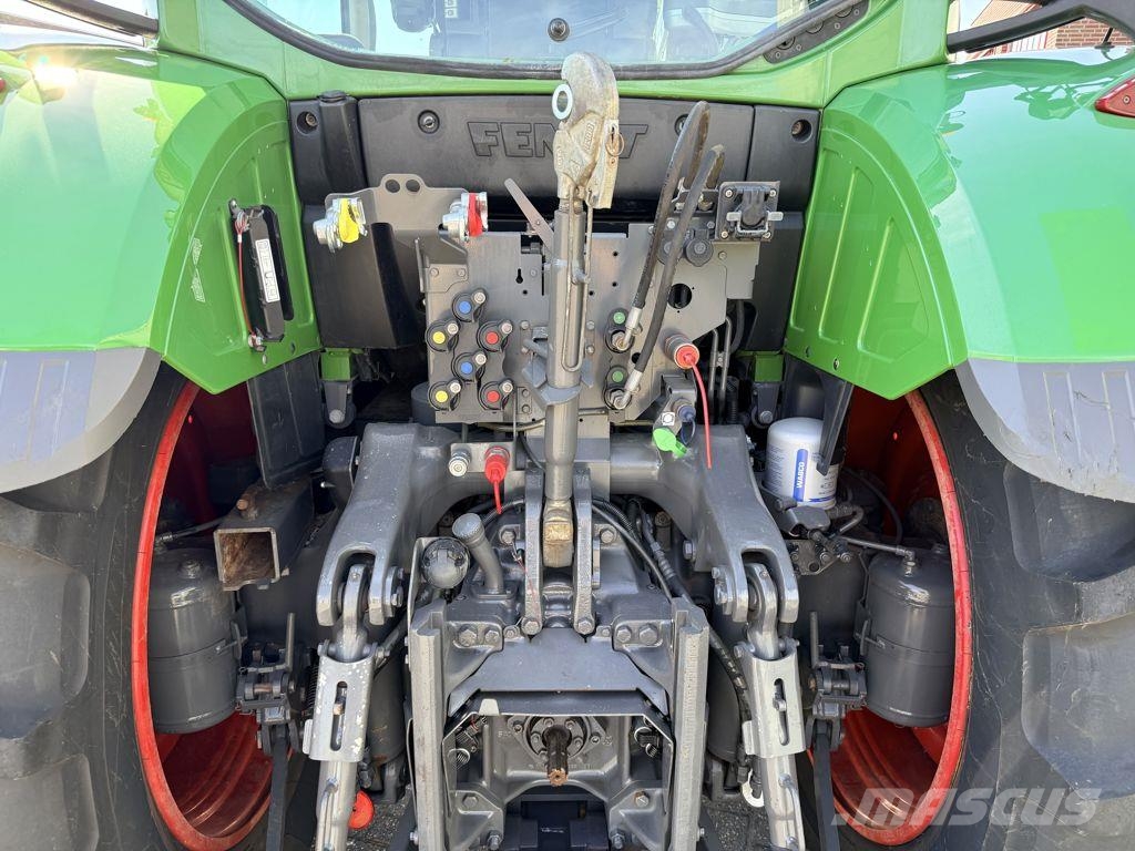 Fendt 718 Vario S4 PowerPlus Tractores