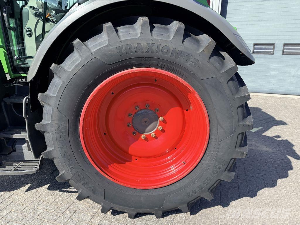 Fendt 718 Vario S4 PowerPlus Tractores