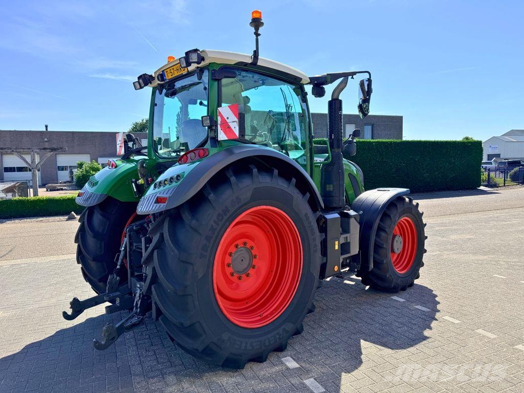 Fendt 718 Vario S4 PowerPlus Tractores