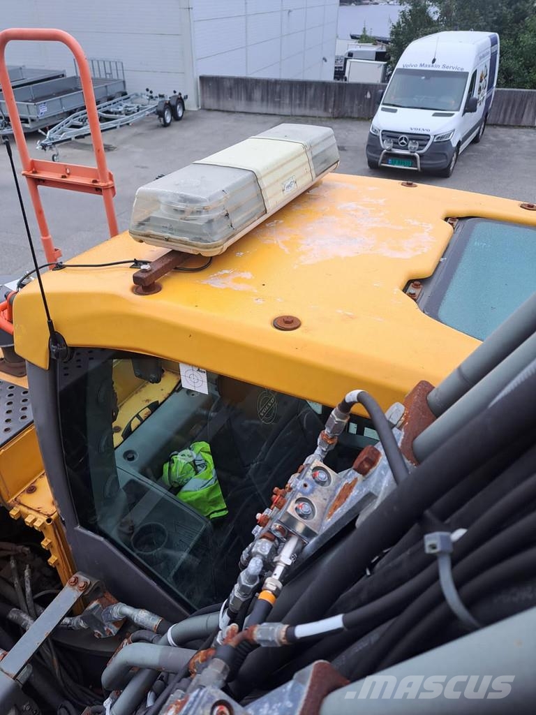 Volvo EC220EL Beltegraver