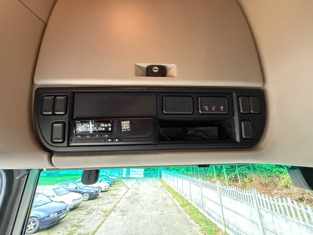DAF XF 106.480 Kamioni sa ravan platformom / vitlom