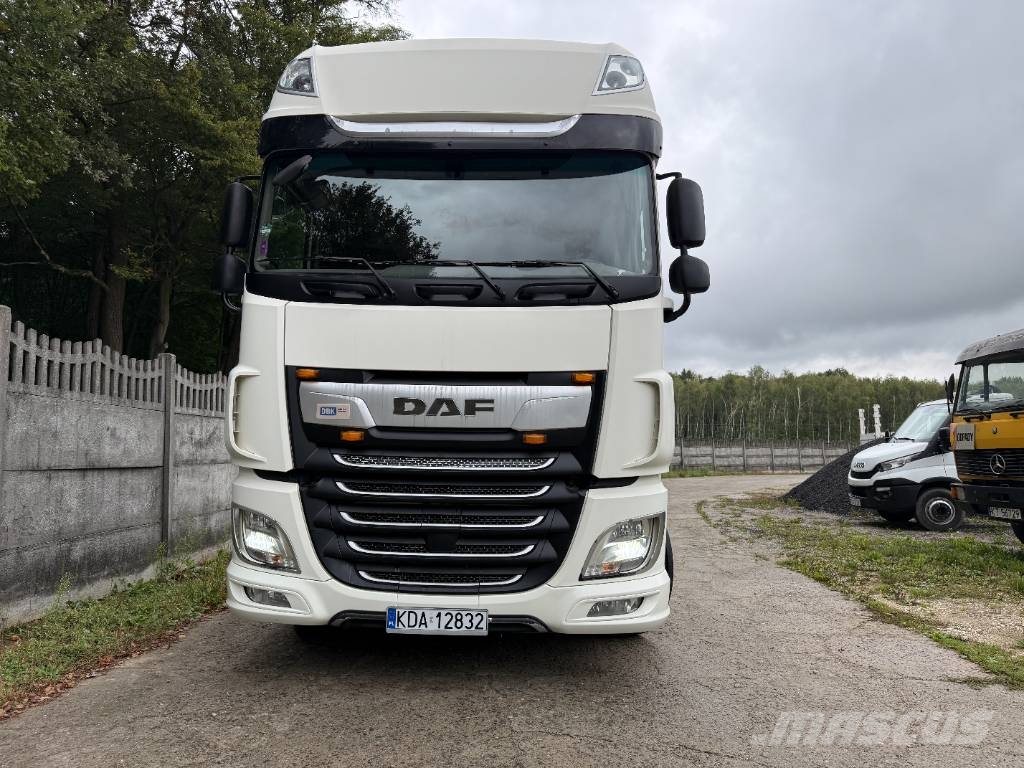 DAF XF 106.480 Kamioni sa ravan platformom / vitlom