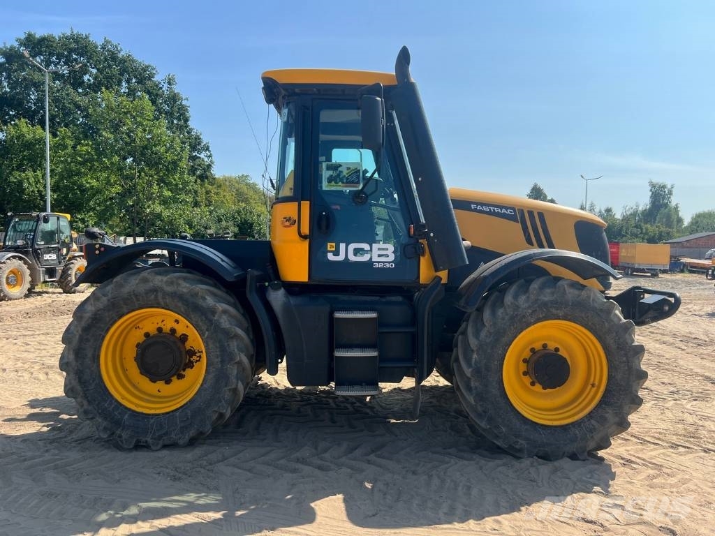 JCB Fastrac 3230 XTRA Traktorid