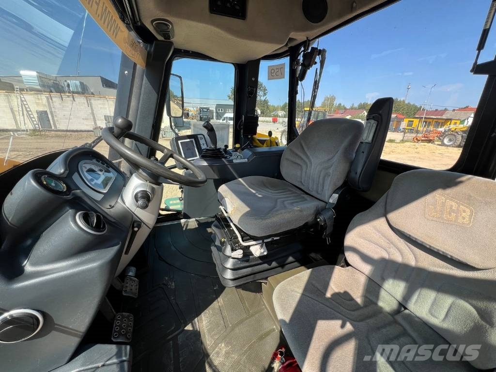 JCB Fastrac 3230 XTRA Traktorid