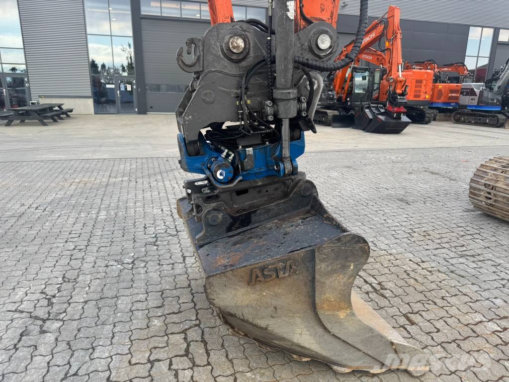 Hitachi ZX 210 LC-6 Гусеничные экскаваторы