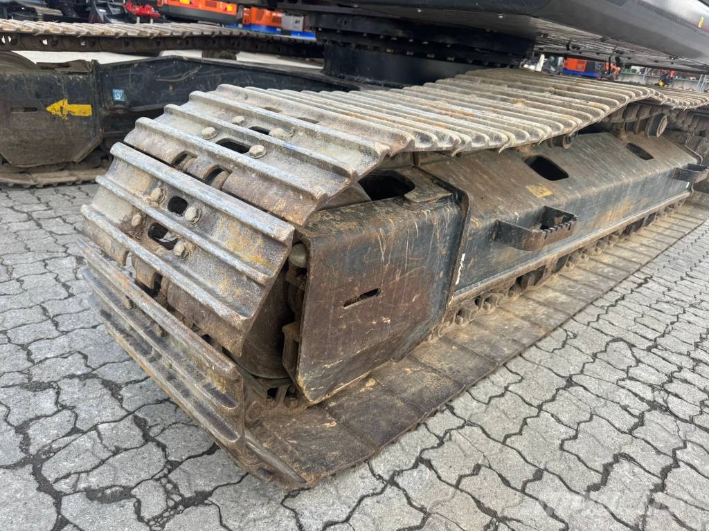 Hitachi ZX 210 LC-6 Гусеничные экскаваторы