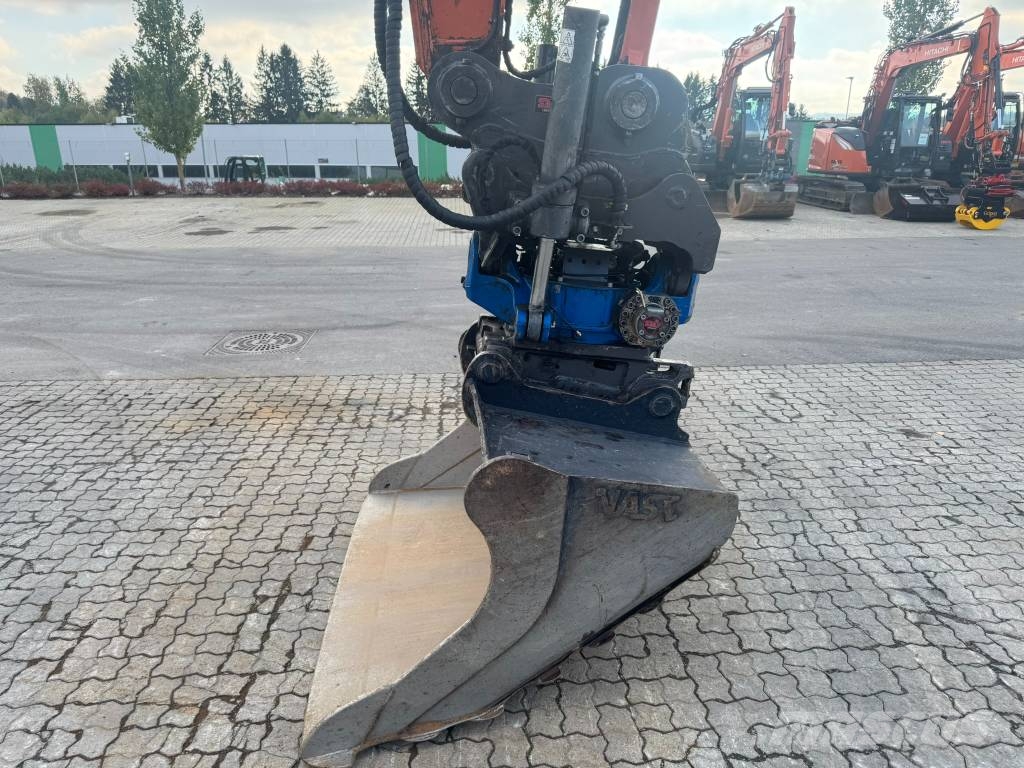 Hitachi ZX 210 LC-6 Гусеничные экскаваторы
