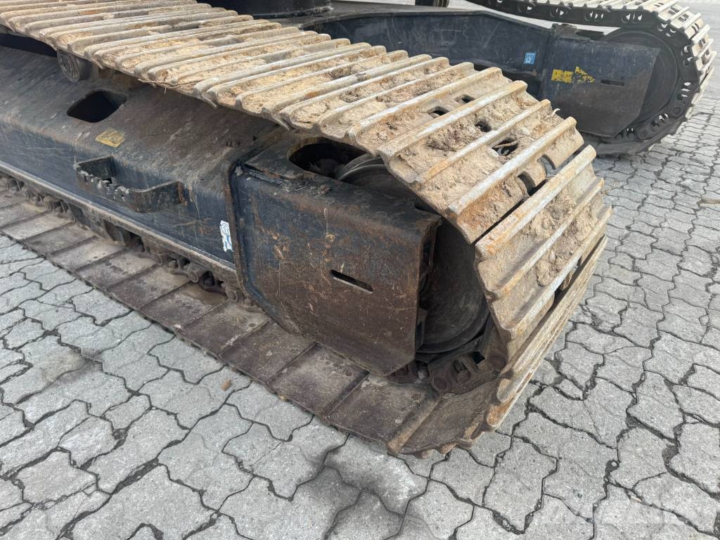 Hitachi ZX 210 LC-6 Гусеничные экскаваторы