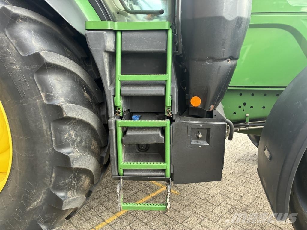 John Deere 6250R Traktori
