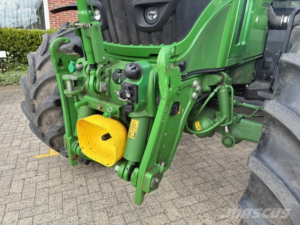 John Deere 6250R Traktori