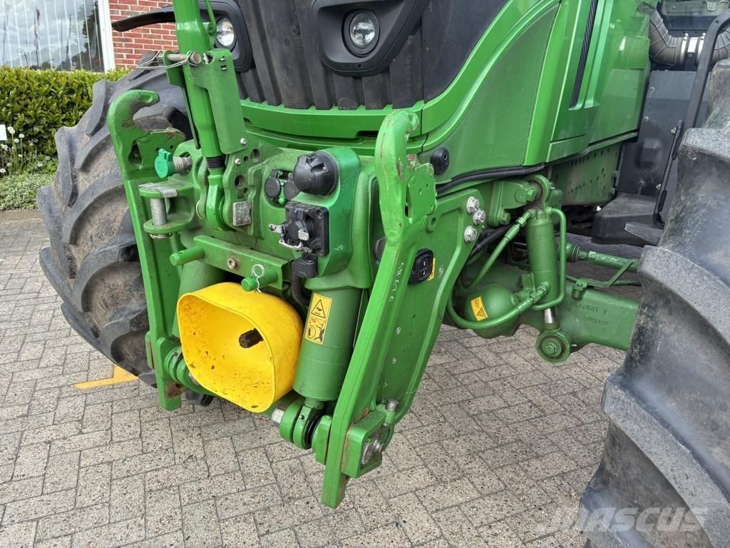 John Deere 6250R Traktori