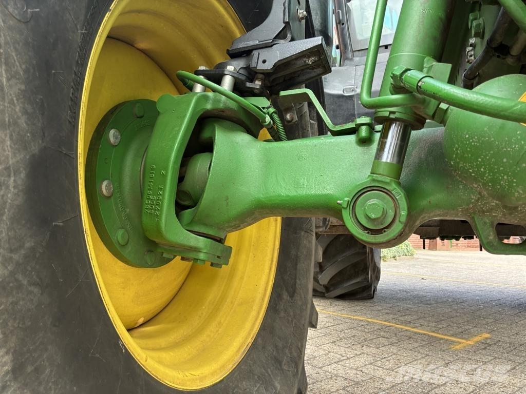 John Deere 6250R Traktori
