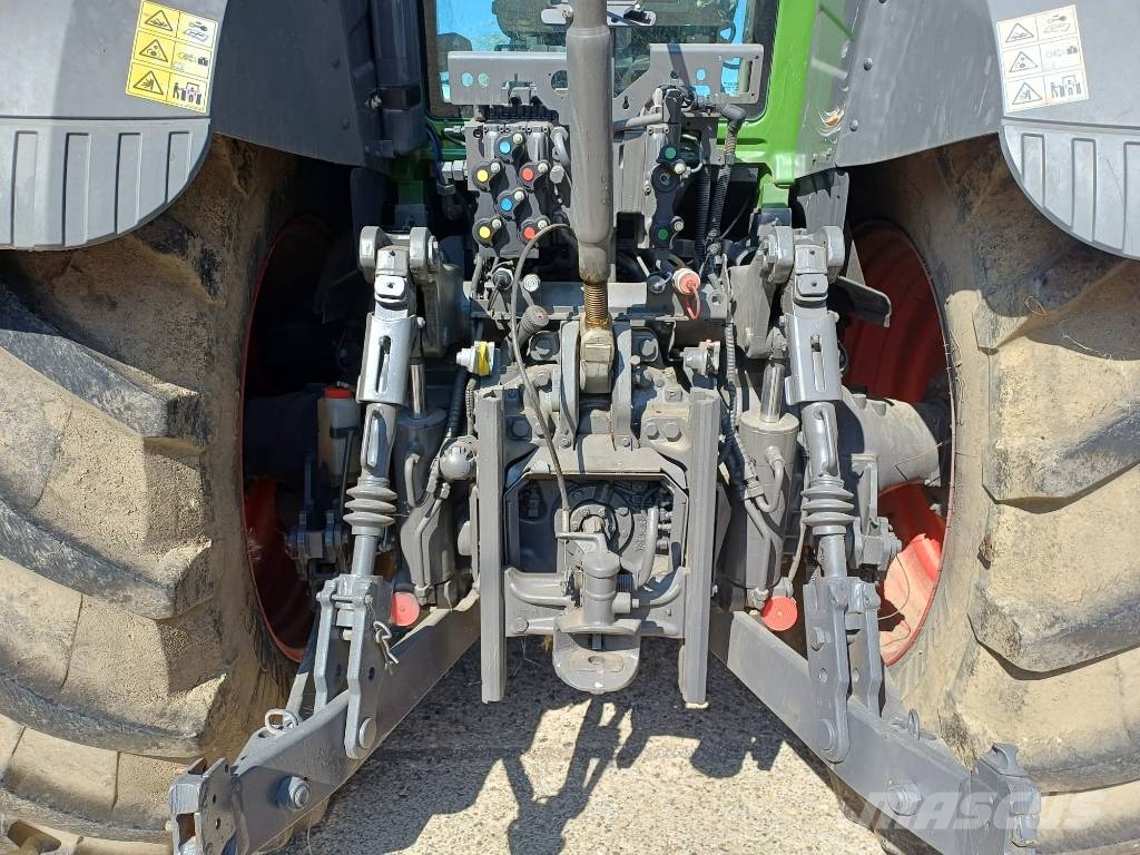Fendt Vario 828 Tractors