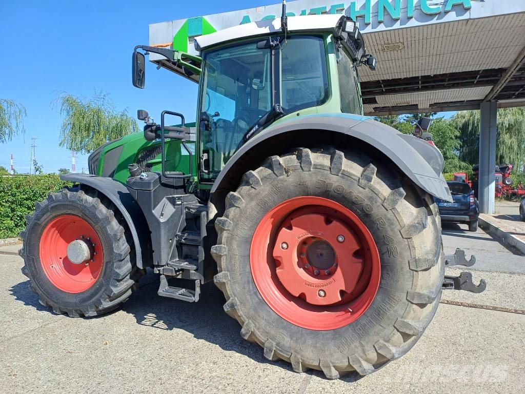 Fendt Vario 828 Tractors