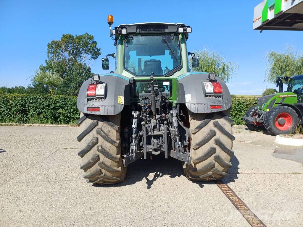 Fendt Vario 828 Tractors