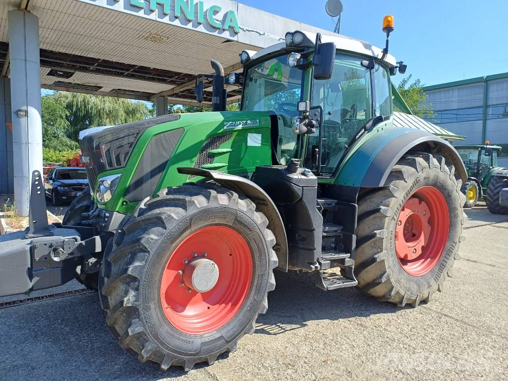 Fendt Vario 828 Tractors