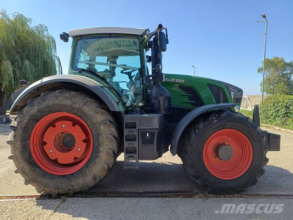 Fendt Vario 828 Tractors