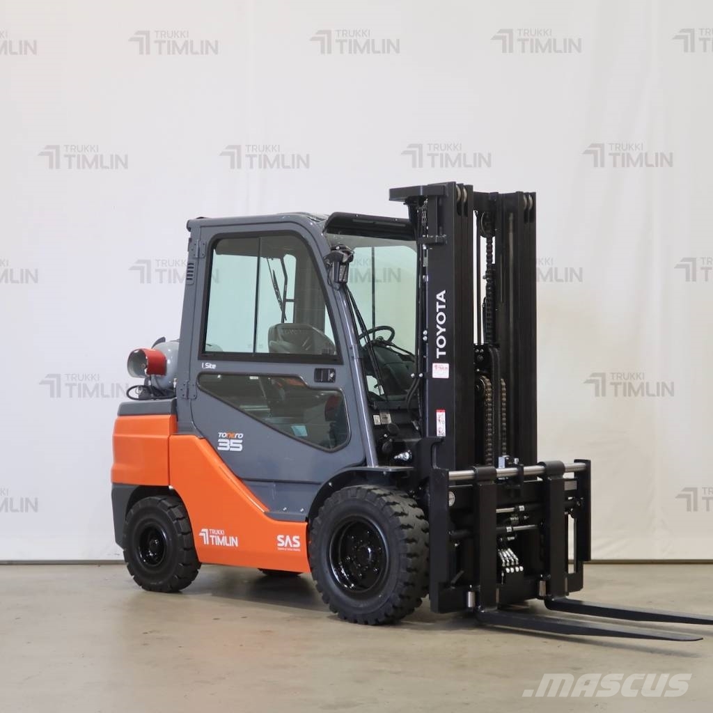 Toyota 02-8FGJF35 Plinski viljuškari