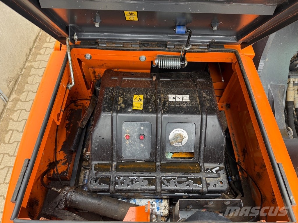 Doosan DX 225 LC-5 - DX 225 LC - DX 225 Bagri goseničarji