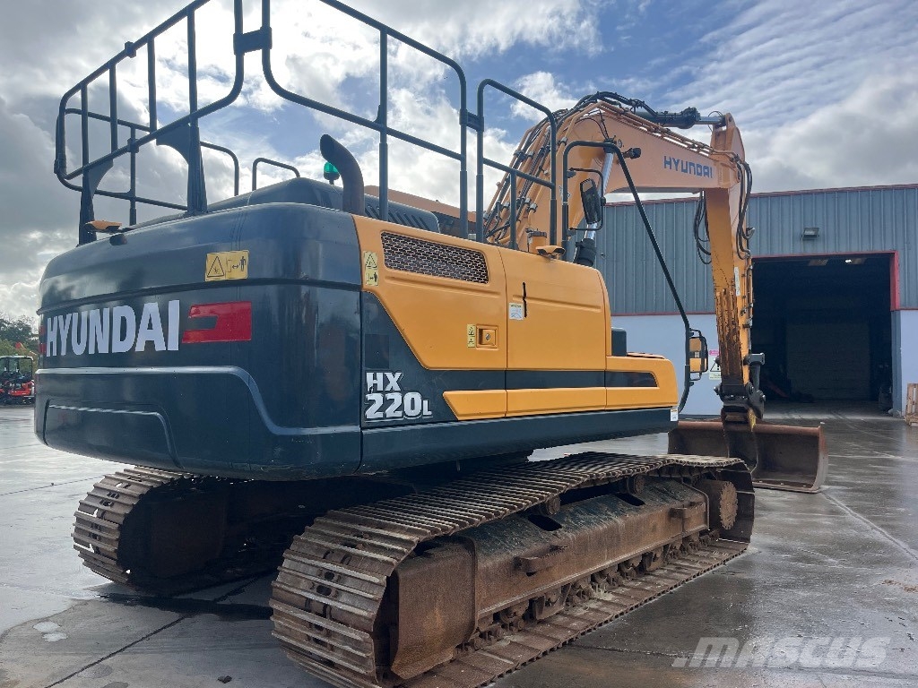 Hyundai HX 220 L Гусеничні екскаватори