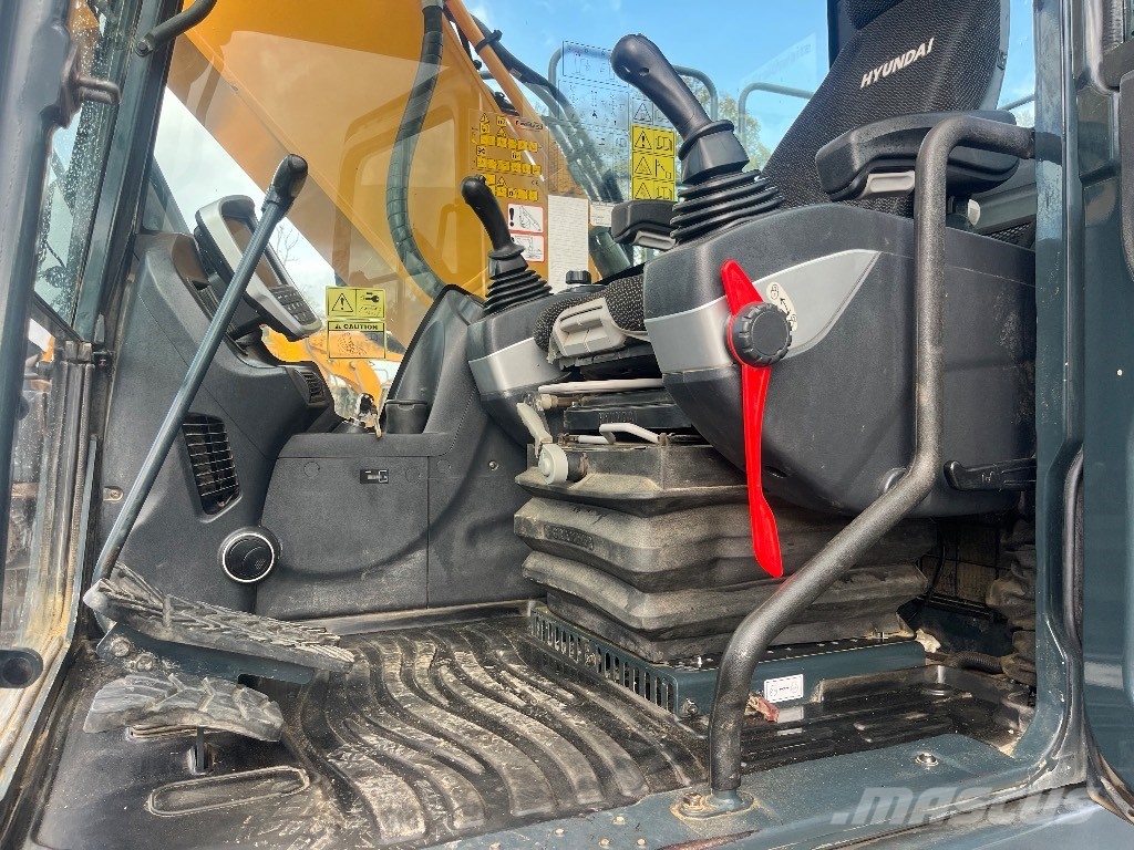 Hyundai HX 220 L Гусеничні екскаватори