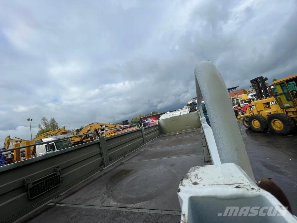 MAN KAT 8x8 V8 Deutz Engine Open Box Crane Low Mileage Caminhões de mesa/dropside