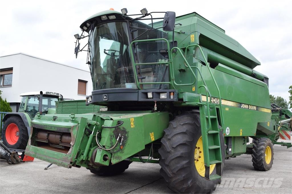 John Deere 2066 Mietitrebbiatrici