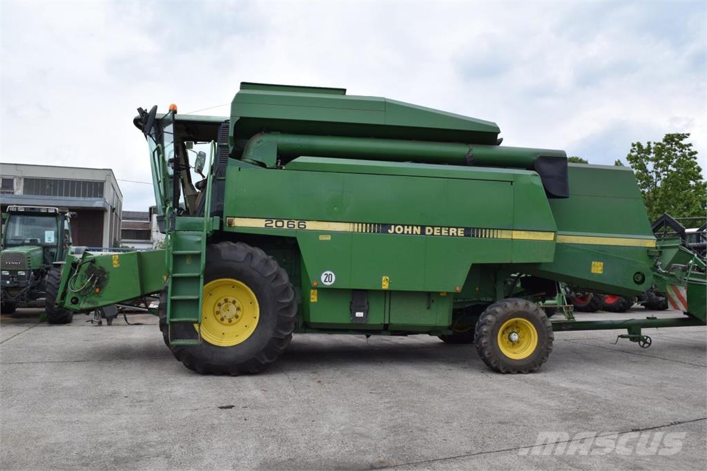 John Deere 2066 Mietitrebbiatrici