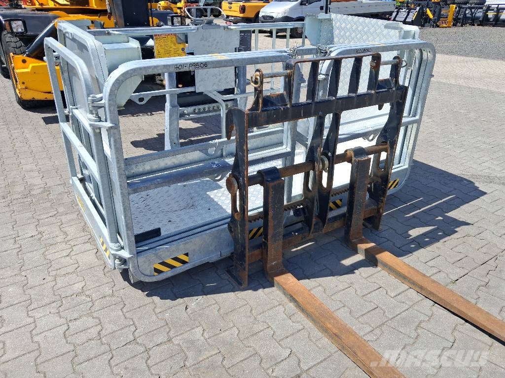 JCB 555-210 R Pale gommate telescopiche