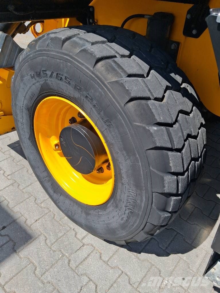 JCB 555-210 R Pale gommate telescopiche