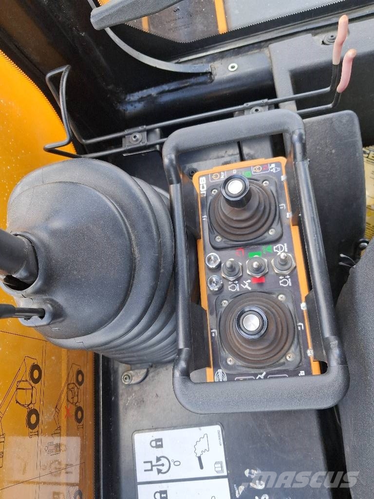 JCB 555-210 R Pale gommate telescopiche