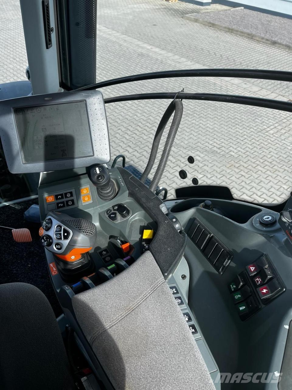 CLAAS Axion 940 트랙터