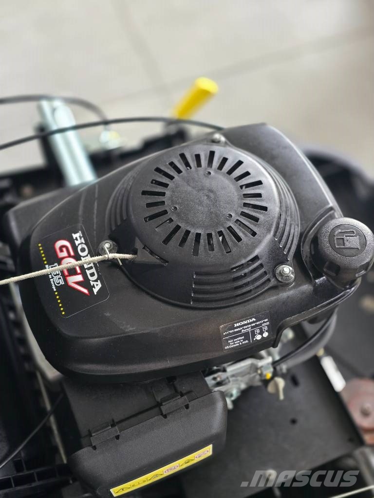 Kärcher KM 75/40 W P BENZIN HONDA كاسحات داخلية