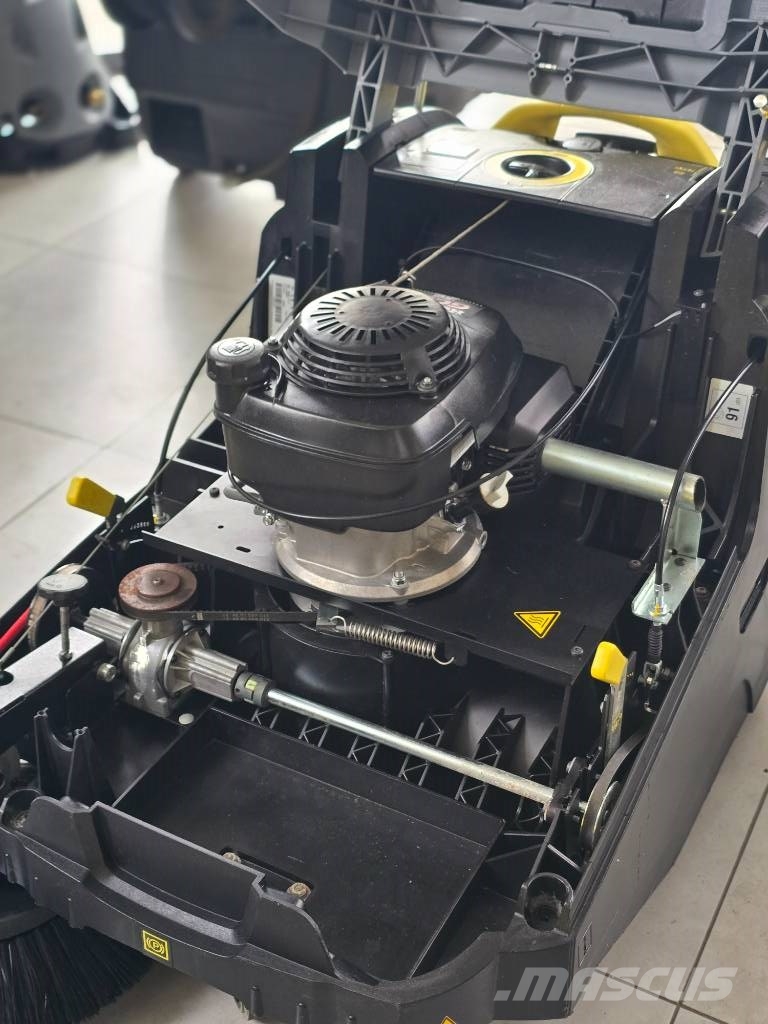 Kärcher KM 75/40 W P BENZIN HONDA كاسحات داخلية