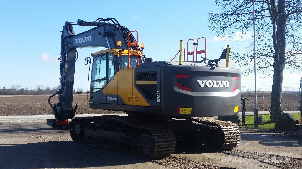 Volvo EC 300 E , Uthyres 履带挖掘机