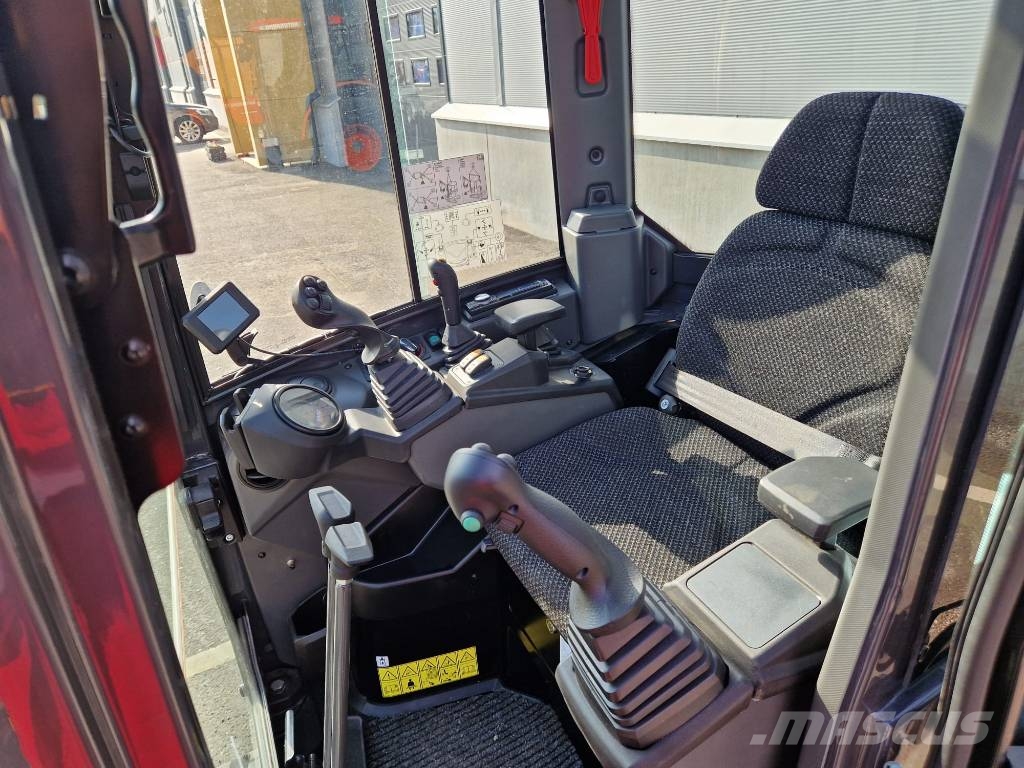 CASE CX 18 D Pyörittäjällä Mini excavators < 7t (Mini diggers)