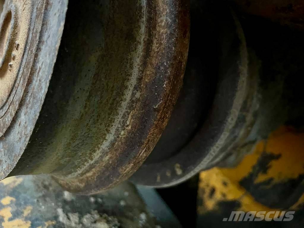 CAT 963 D Crawler FEL's