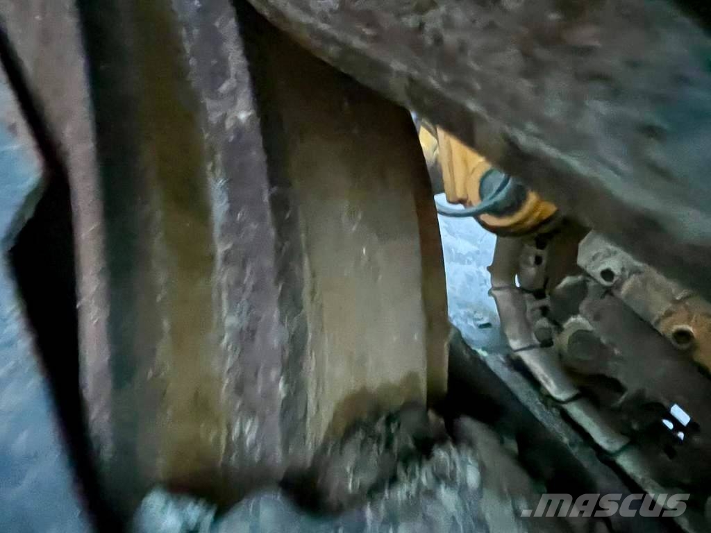 CAT 963 D Crawler FEL's