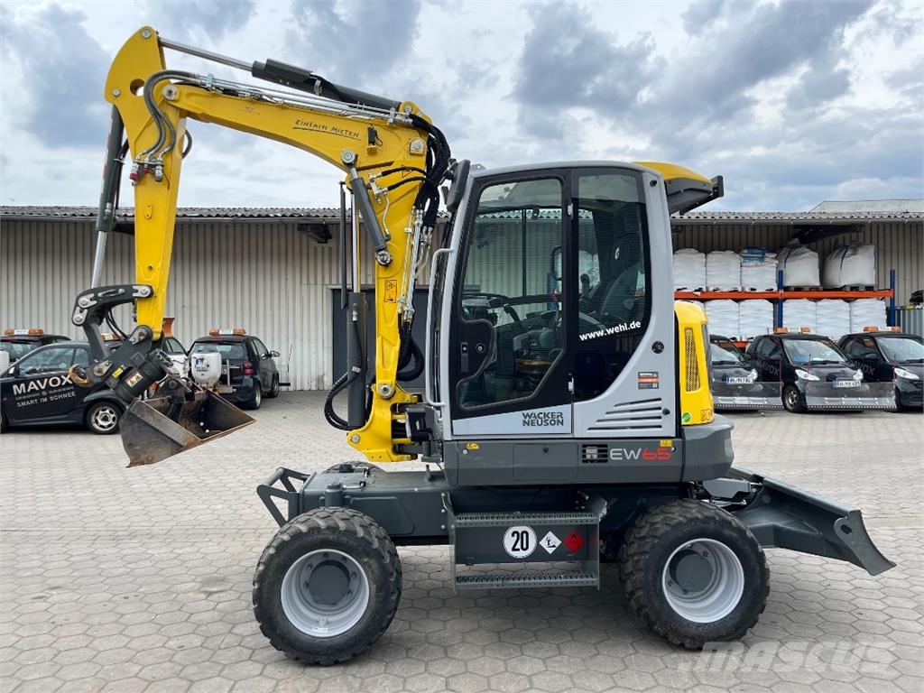 Neuson EW65 حفارات بعجل