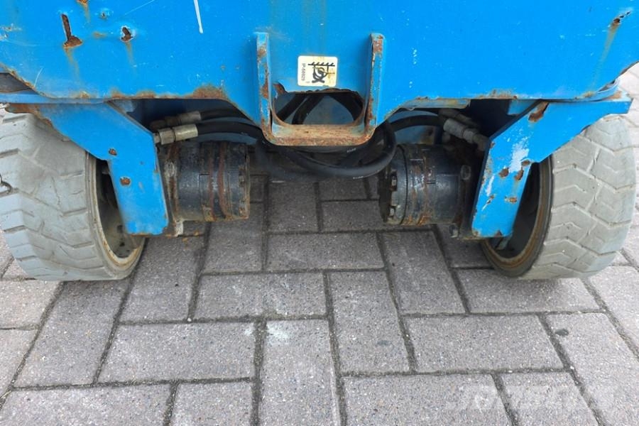 Genie GS1932 Electric, Working Height 7.8 m, 227kg Capac Scissor lifts