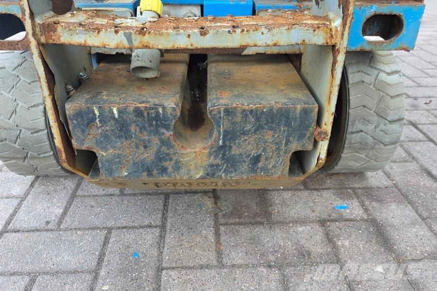 Genie GS1932 Electric, Working Height 7.8 m, 227kg Capac Scissor lifts