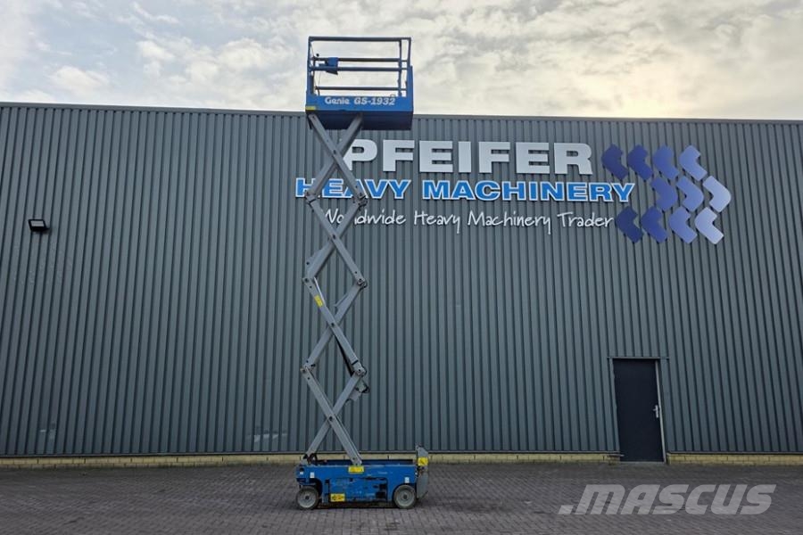 Genie GS1932 Electric, Working Height 7.8 m, 227kg Capac Scissor lifts