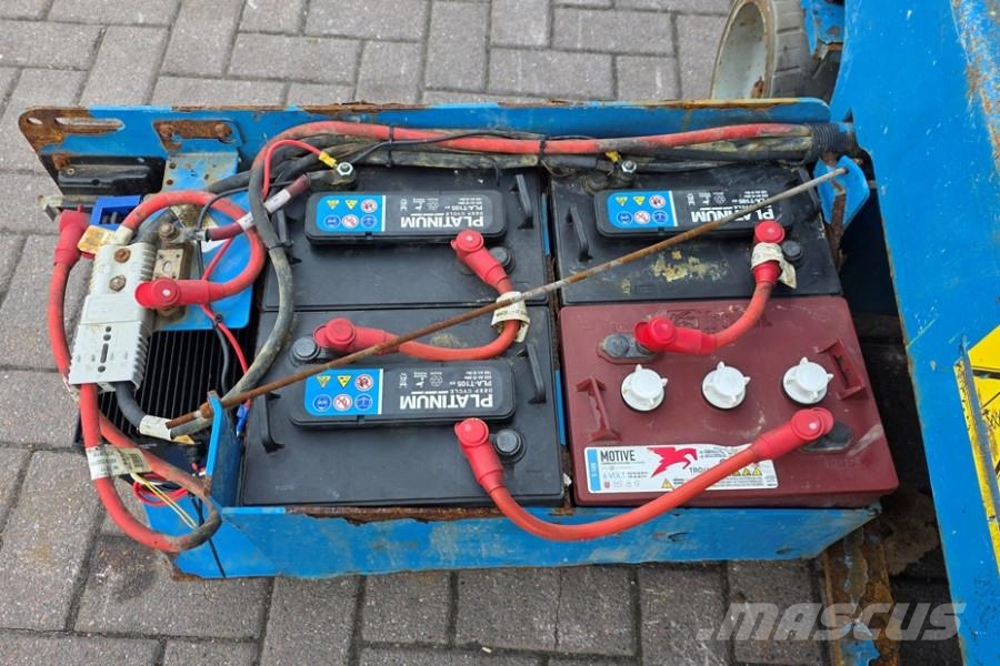 Genie GS1932 Electric, Working Height 7.8 m, 227kg Capac Scissor lifts