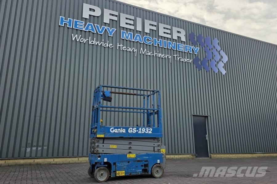 Genie GS1932 Electric, Working Height 7.8 m, 227kg Capac Scissor lifts