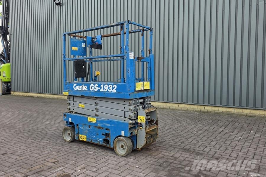 Genie GS1932 Electric, Working Height 7.8 m, 227kg Capac Scissor lifts