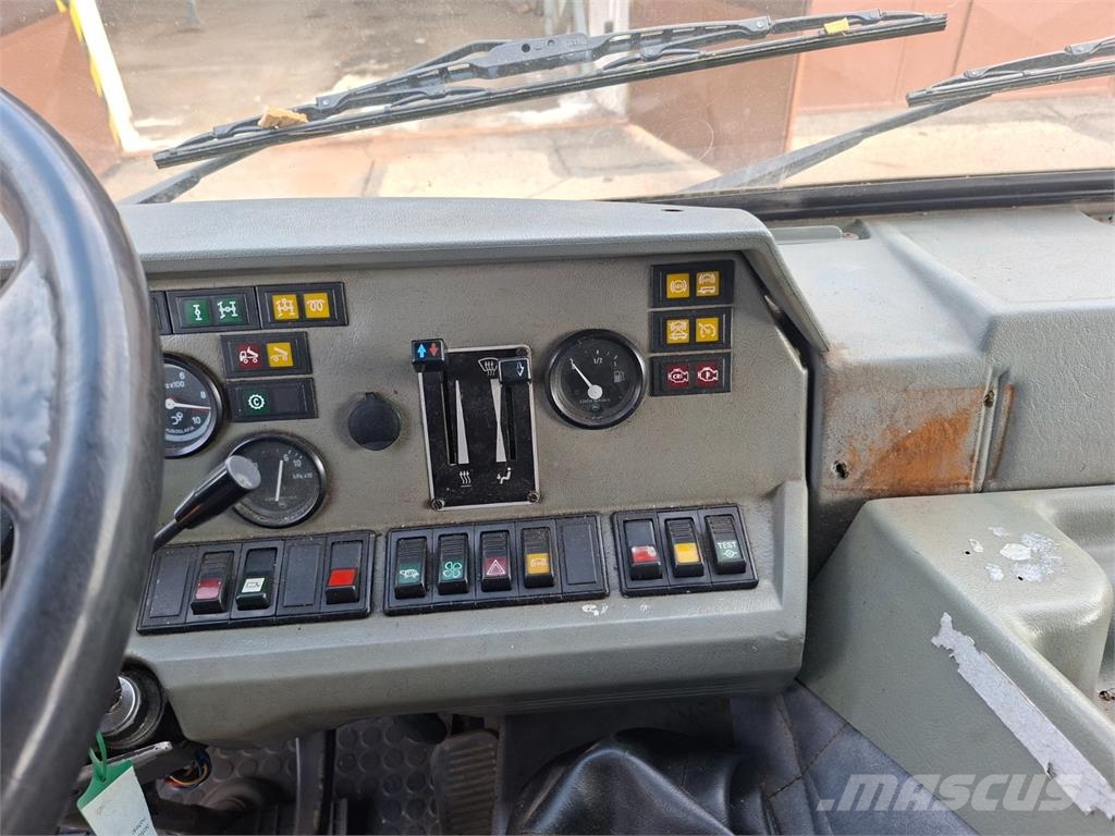 Tatra T 815 TERRNO 4X4.2 + NÁSTAVBA SYPAČ-SYKO 5H + RADL Camion ribaltabili