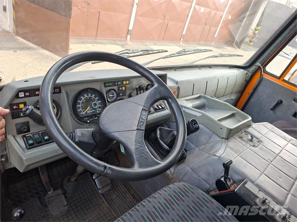 Tatra T 815 TERRNO 4X4.2 + NÁSTAVBA SYPAČ-SYKO 5H + RADL Camion ribaltabili