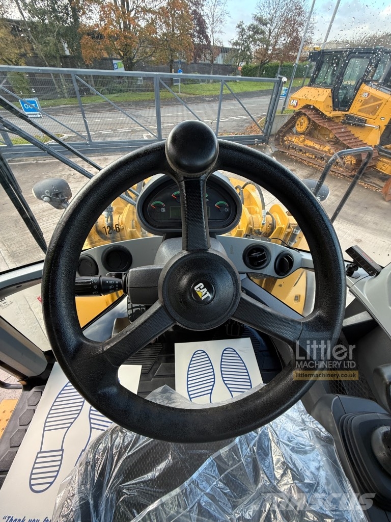 CAT 926 M Gumikerekes homlokrakodók